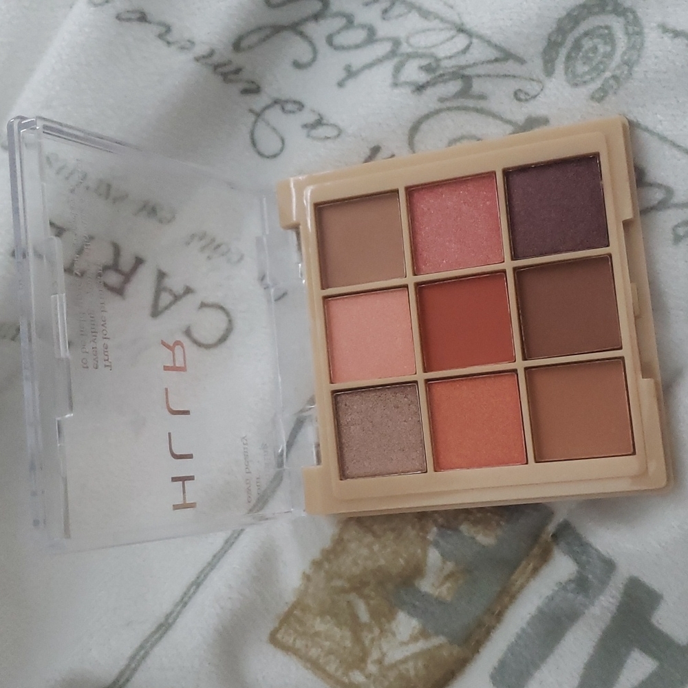 Eyeshadow-9 Colors